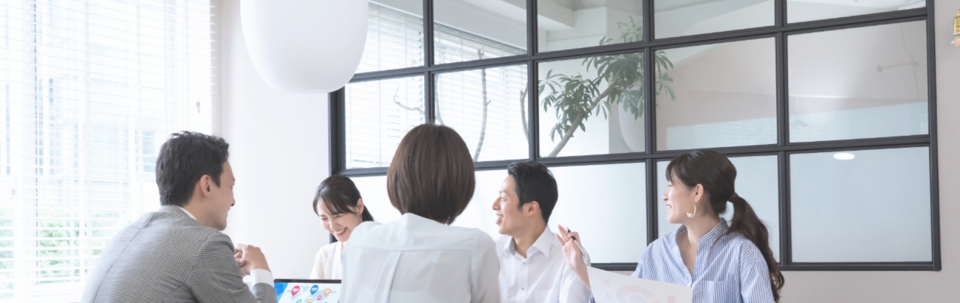 転職こねこによるキャリアサポートの様子。プロの相談役が最新の知見で迷いのない一歩を支援します。